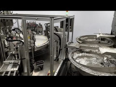 Máquina de soldadura por ultrasonidos para tapones de infusión