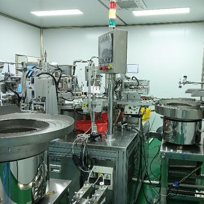Un buen precio. Máquina de ensamblaje de tapa de papel de cáscara de infusión Máquina automática de tapa de botella en línea