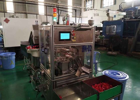 Un buen precio. Capa de mariposa Máquina automática de tapón de botellas eléctrica 220V en línea