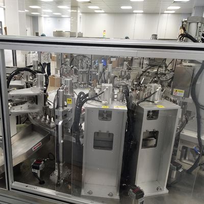 Un buen precio. La máquina de soldadura por ultrasonidos tiene un accionamiento estable, acero inoxidable, buena calidad del equipo, costes de mantenimiento relativamente bajos en las etapas posteriores en línea