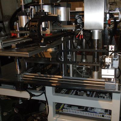 Un buen precio. Máquina de ajuste de agujas automática de recolección de sangre todo en uno, alta eficiencia y rendimiento estable en línea