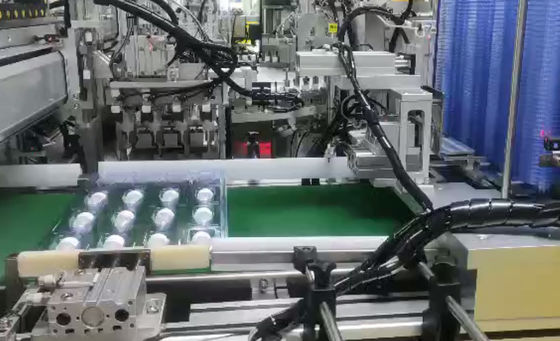 Un buen precio. Sistema de control PLC y interfaz hombre-máquina para el funcionamiento fácil con la máquina de ensamblaje de productos médicos para el hisopo nasal en línea