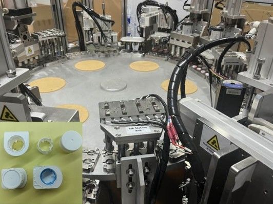 Un buen precio. Mantenimiento sencillo Ejecución sencilla para la máquina de ensamblaje de tapa de hélico Sencan No estándar en línea
