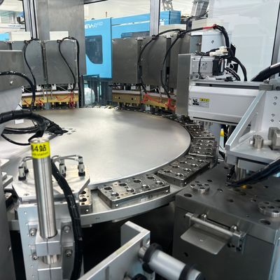 Un buen precio. Máquina de llenado automática de tapa a prueba de humedad de acero inoxidable controlada por PLC en línea