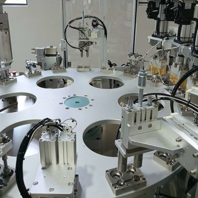 Un buen precio. Máquina de ensamblaje automático para la cubierta a prueba de humedad controlada por PLC en línea
