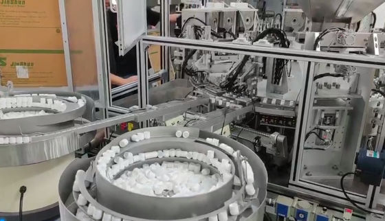 Un buen precio. Capas de desecante Silica Gel Capas de desecante Capas de seguridad y capas CRC con máquinas de ensamblaje de necesidades diarias en línea