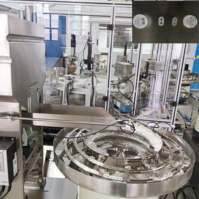 Un buen precio. Máquina de ensamblaje de Euro Cap para ensamblaje automático de tapas de papel de cáscara fácil para bolsas y botellas blandas de infusión intravenosa en línea