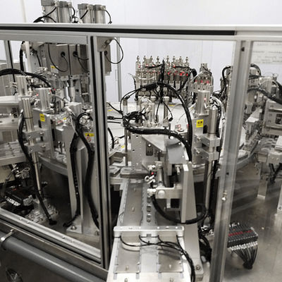 Un buen precio. Máquina automática de ensamblaje de tapas Euro con una tasa de calificación del 99%, una tasa de operación del 95% y una eficiencia de producción de 8000-15000 piezas/hora en línea