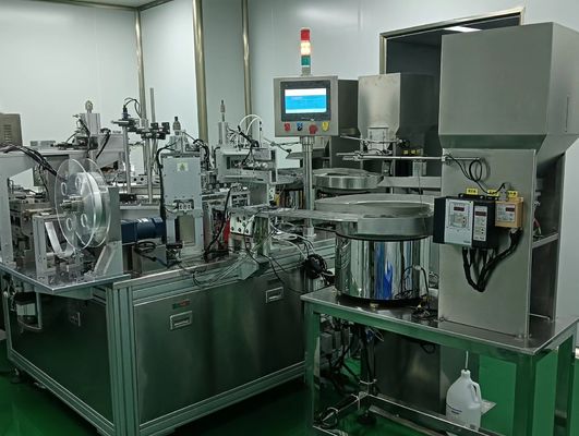 Un buen precio. Máquina automática de ensamblaje de productos médicos para conector de perfusión de tapa de yodoforo en línea