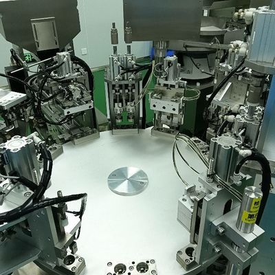 Un buen precio. Control de PLC Máquina de tapón automático Máquina de ensamblaje personalizado de acero inoxidable en línea