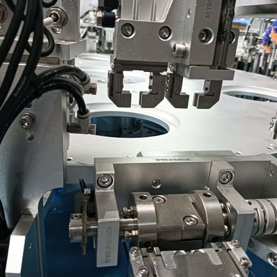 Un buen precio. Máquina de montaje de tapa CRC de alta velocidad OEM automática para tapas de varias piezas en línea