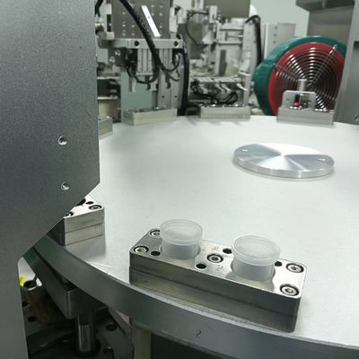 Un buen precio. Máquina de ensamblaje de tapa de aleación de aluminio y acero inoxidable para normas GMP en línea