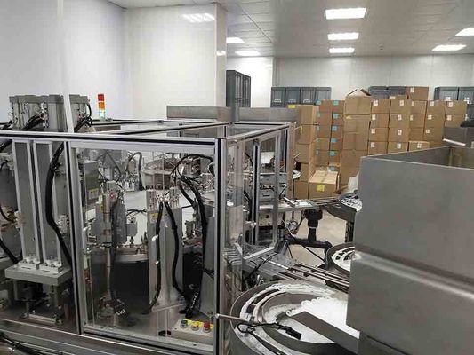 Un buen precio. Máquina de ensamblaje de tapa de soldadura rotativa automática Chuck Capper 50Hz en línea
