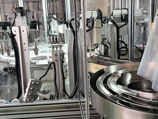 Un buen precio. Máquina de ensamblaje de tapa con función de detección automática en línea