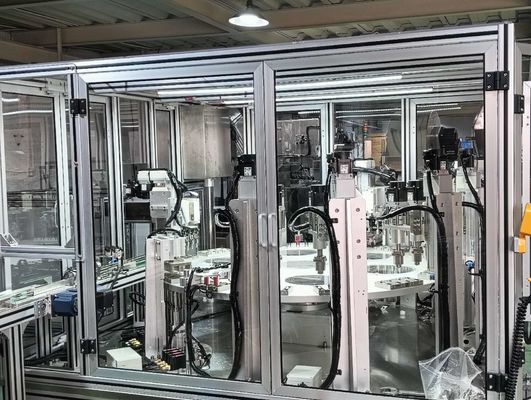 Un buen precio. Máquina de llenado y tapado rotativo de 50 Hz Material de acero inoxidable para tapa de jalea en línea