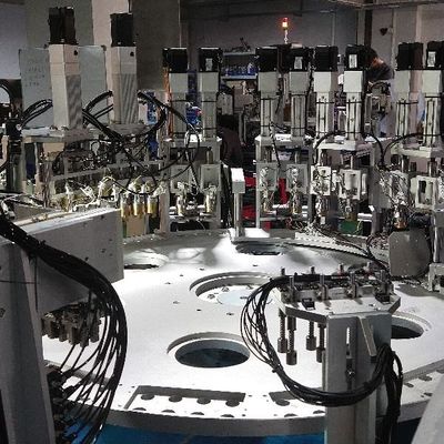 Un buen precio. Máquina de ensamblaje de tapa de aleación de aluminio 50Hz Máquina de tapa automática en línea