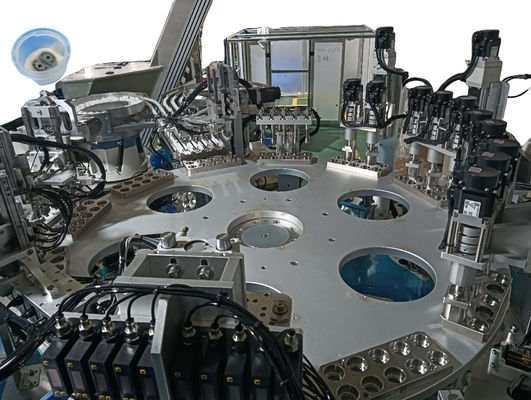 Un buen precio. La función de inspección asegura que no haya productos defectuosos en la máquina de montaje Euro Cap calificada en línea