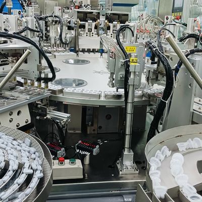 Un buen precio. Máquina de montaje de Euro Cap de acero inoxidable para bolsas de infusión de plástico IV y botellas con superficie pulida en línea
