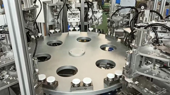 Máquina de atornillado automático de tapas de botellas con sistema de control PLC