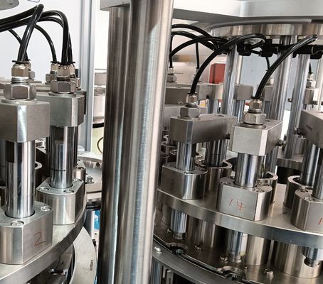 Un buen precio. Máquina de ensamblaje Euro Cap de acero inoxidable y aleación de aluminio para productos de infusión IV de plástico de alta velocidad y tasa calificada en línea