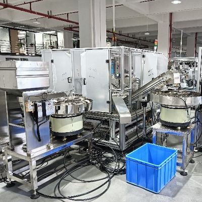 Un buen precio. Máquina de ensamblaje automática de tapa plegable doble de alta velocidad tipo giratoria de infusión en línea