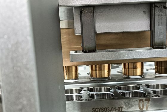 Un buen precio. Máquina de ensamblaje de las necesidades diarias para las tapas de desecante Relleno y sellado automático y personalizable para productos farmacéuticos y atención médica en línea