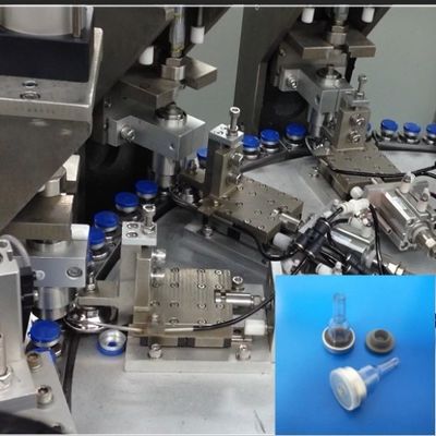 Un buen precio. Máquina de ensamblaje de tapa de alta precisión y alta tasa de calificación para puertos de picos de bolsas IV y puertos de inyección en línea