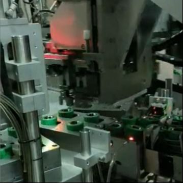 Un buen precio. Máquina de ensamblaje automático de tubos sin estandarizar en línea