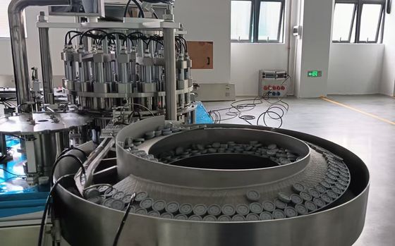 Un buen precio. Máquina de ensamblaje Euro Cap con servomotor y accionamiento de indexación Vida útil larga Vibrante de alimentación internacional en línea
