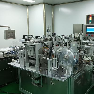 Un buen precio. Máquina de ensamblaje de tapa de yodoforo y máquina de ampollas en una máquina de alta eficiencia en línea