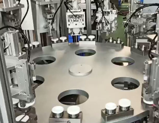 Un buen precio. Máquina de ensamblaje de necesidades diarias de alta capacidad para tapas Flip Top, tapas de salsa de soja, tapas de condimento, tapas de botellas y más 4500-15000pcs/h en línea