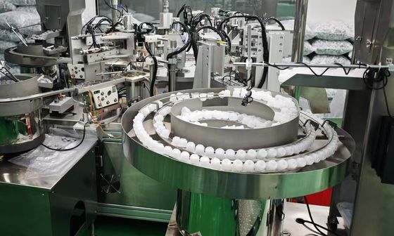 Un buen precio. Máquina de ensamblaje de tapas de infusión de plástico de Euro Cap de alta precisión y presión estable conforme con ISO y GMP en línea