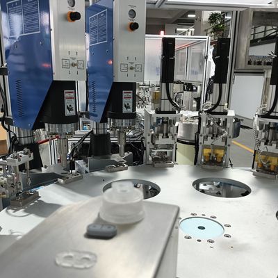 Un buen precio. Máquina de soldadura automática para cubierta de película Control PLC Operación de pantalla multilingüe en línea