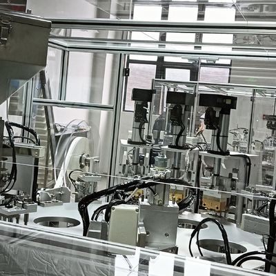 Un buen precio. Máquina de llenado automática para la tapa del desecante de alta precisión de llenado Tipo de operación de giradiscos en línea