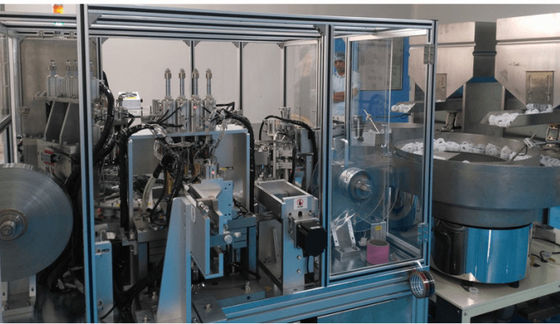 Un buen precio. Máquina de ensamblaje de Euro Cap de acero inoxidable con fuente de accionamiento independiente ISO y GMP conforme en línea