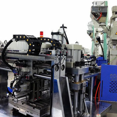 Molde Lancet y inserción automática de la aguja en la máquina de molde