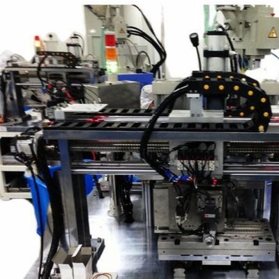 Molde Lancet y inserción automática de la aguja en la máquina de molde