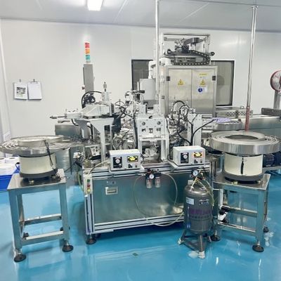 Un buen precio. Máquina de ensamblaje de productos médicos para conectores sin agujas de perfusión con ensamblaje totalmente automático y alta velocidad de operación en línea
