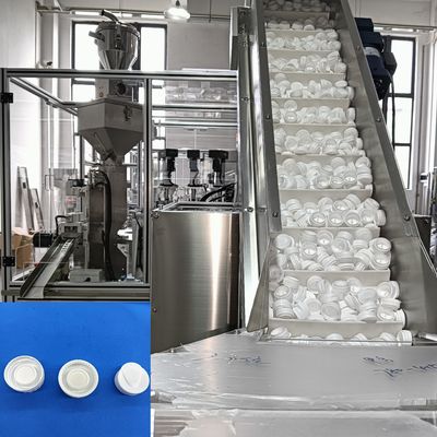 Un buen precio. Capuchón de desecante Máquina de llenado automática Operador giratorio con alimentación Alimentación por ascensor Reducir la eficiencia de vertido manual Aumentar en línea