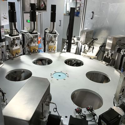 Un buen precio. Máquina de llenado automática para tapas de desecante con disco vibratorio con cubierta insonorizada, bajo ruido en línea
