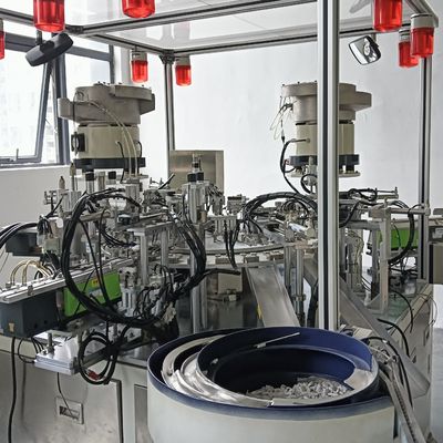 Un buen precio. Máquina de ensamblaje de agujas de recolección de sangre automática de tipo gatillo no estándar con alto contenido técnico en línea