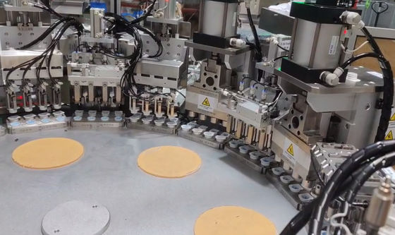 Un buen precio. Máquina de ensamblaje automático con tapa de helicóptero Presión del aire 0,6-0,8MPa en línea