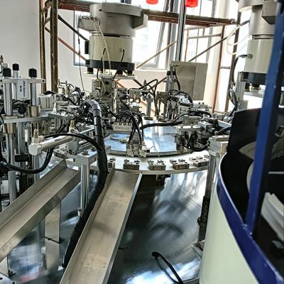 Un buen precio. Máquina de ensamblaje de agujas de recolección de sangre no estándar con buen proceso de ensamblaje y alta tecnología en línea