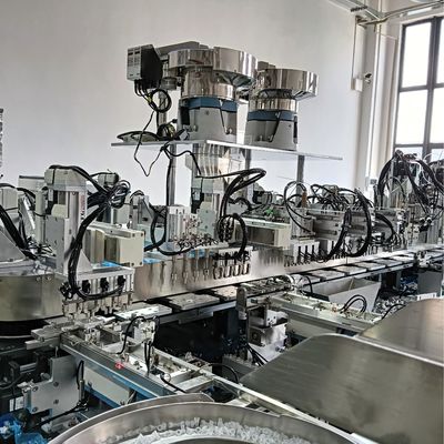 Un buen precio. Máquina de ensamblaje automático no estándar de la cabeza de la bomba, tipo bucle con alta capacidad, alta configuración y buena calidad del equipo en línea