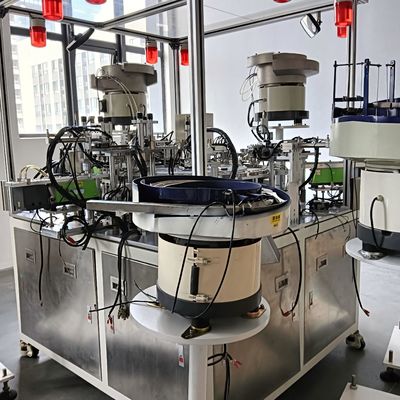 Linea de producción de lancetas de seguridad Un año de garantía Proceso complejo