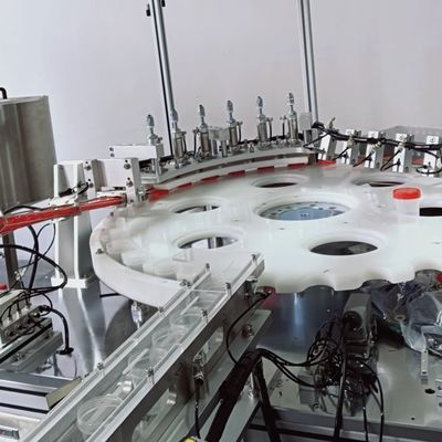 Máquina de enroscado y embalaje de vasos de recogida de orina con alto rendimiento, funcionamiento eficiente, alta tasa de aprobación y accionamiento servo