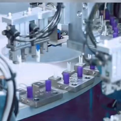 Un buen precio. Máquina de ensamblaje automática no estándar para agujas de recolección de sangre, puede ser personalizada de acuerdo con las necesidades del cliente, alta flexibilidad en línea