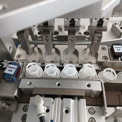 Un buen precio. Máquina de ensamblaje de sellado automático de tapa de desecante de gel de sílice con contenedor de suministros de desecante que puede proteger el desecante de la humedad y la contaminación en línea