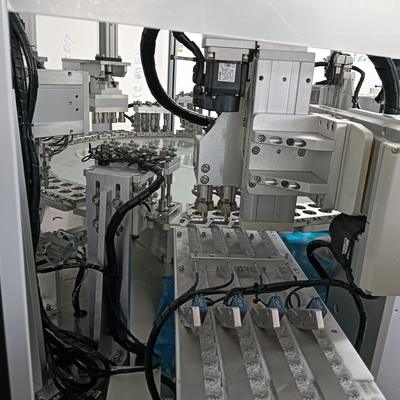 Un buen precio. Máquina de Ensamblaje de Tapas Heli para Tapas de Leche y Rosca, Servoaccionada en línea