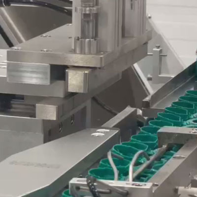 Un buen precio. Máquina ensambladora de tapas personalizable con servomecanismo 98% de eficiencia en línea
